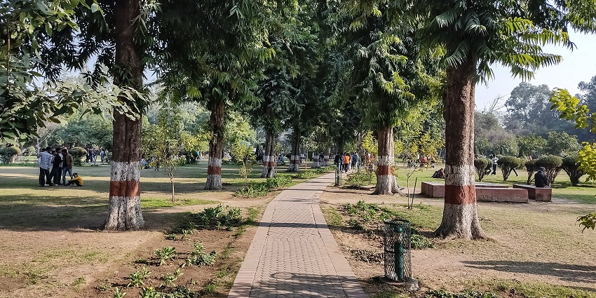 Rakh Bagh Park is one of the best places to visit in Ludhiana for nature lovers.