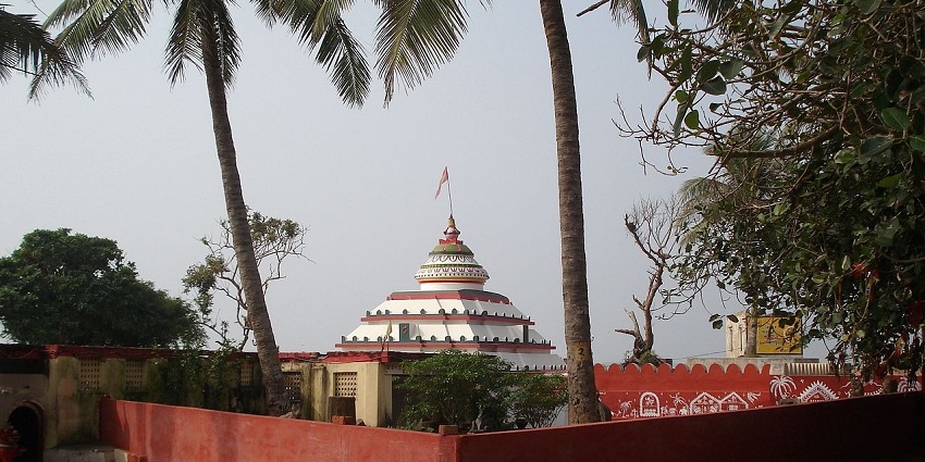 Choose to visit the sacred attraction when the weather is pleasant for outdoor activities.