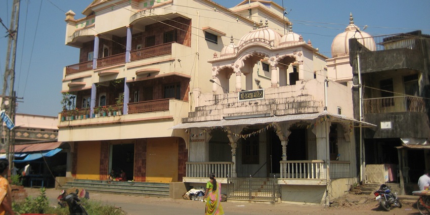 Serene Ramji Mandir in Chotila offers peaceful meditation and devotion.