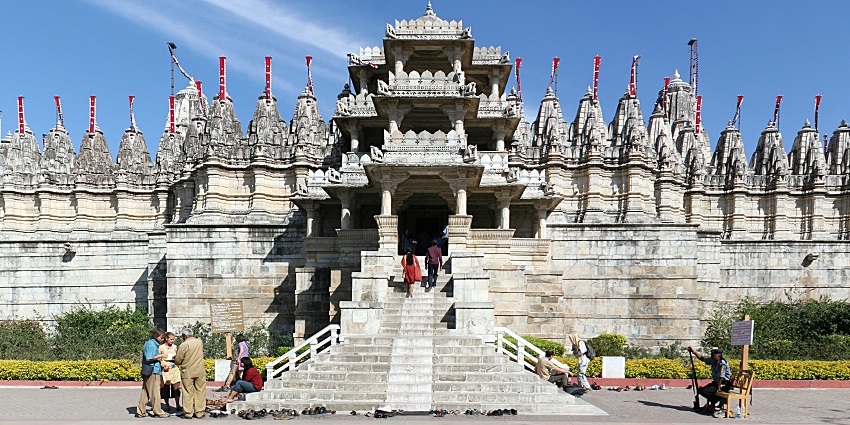 Ancient Ranakpur Jain temple, among the tourist places near Phulwari Ki Nal Sanctuary.