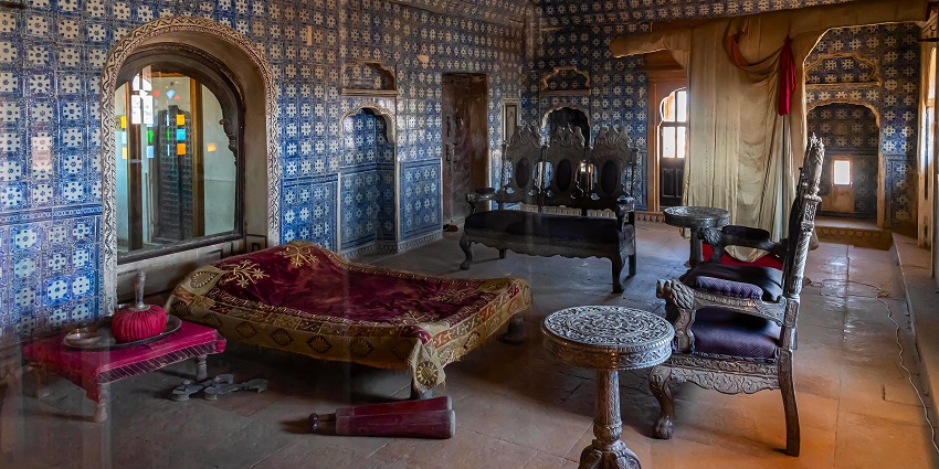 Inside the halls of Rani Durgavati Museum which is located in Jabalpur