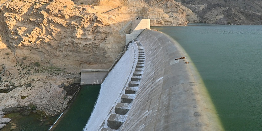 A view of the Ranjit Sagar Dam, a famous attraction near the Narara Marine National Park.