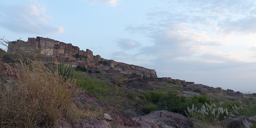 Rao Jodha Park features desert flora, trails, and ecological restoration.