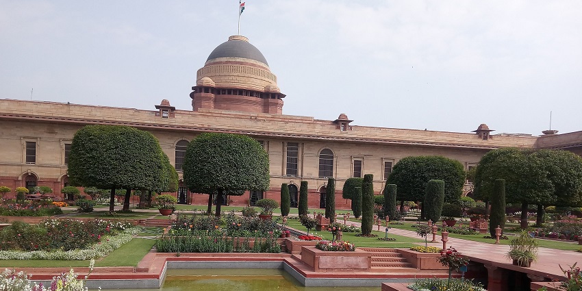 Panoramic view of the beautiful garden of the Rashtrapati Bhavan near the Charkha Museum