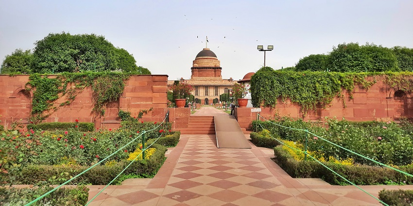 Rashtrapati Bhawan is one of the best places to visit around the prime minister museum.