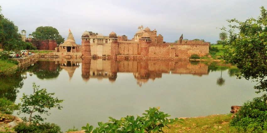 A view of Ratan Singh Palace, one of the best places to visit in Chittorgarh for all.