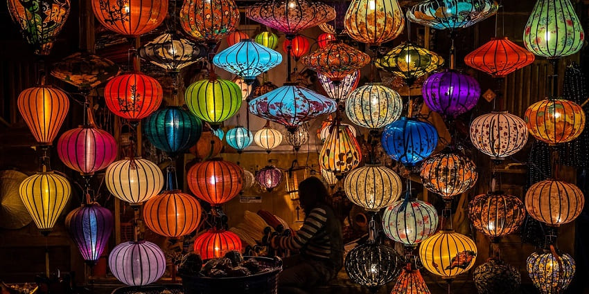 Stalls and local specialities at the Market are one of the best Places to Visit in ratlam.