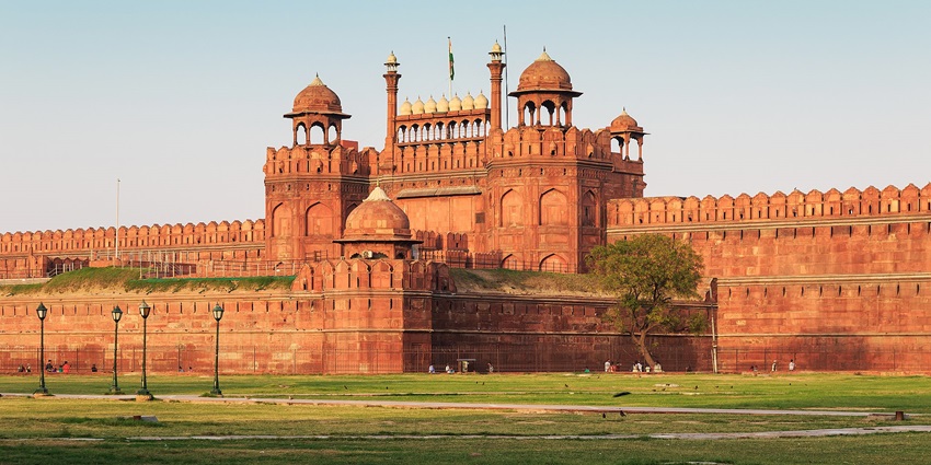 Red Fort also houses the Rang Mahal, the palace of the royal women, and the Mumtaz Mahal.