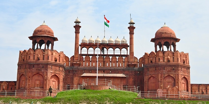 Explore Red Fort, a UNESCO World Heritage Site is one of the places to visit in Delhi with friends.