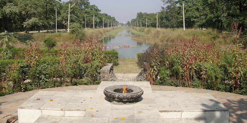 Eternal Flame or the Amar Jyoti is the central part of Jallianwala Bagh Museum.