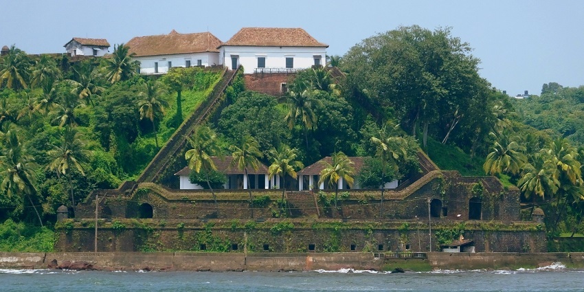 Reis Magos Fort is the oldest and most beautiful fort, standing the test of time.