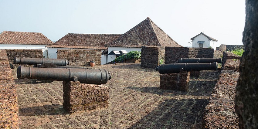 Reis Magos Fort has hard ramparts, antique cannon guns, and scenic view of the river and Arabian Sea.