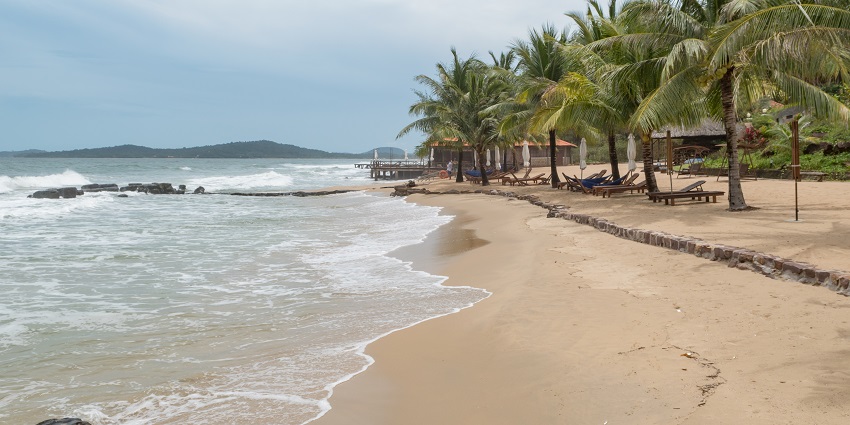 The Long Beach sunset is one of the best things to witness in Phu Quoc for a relaxing evening