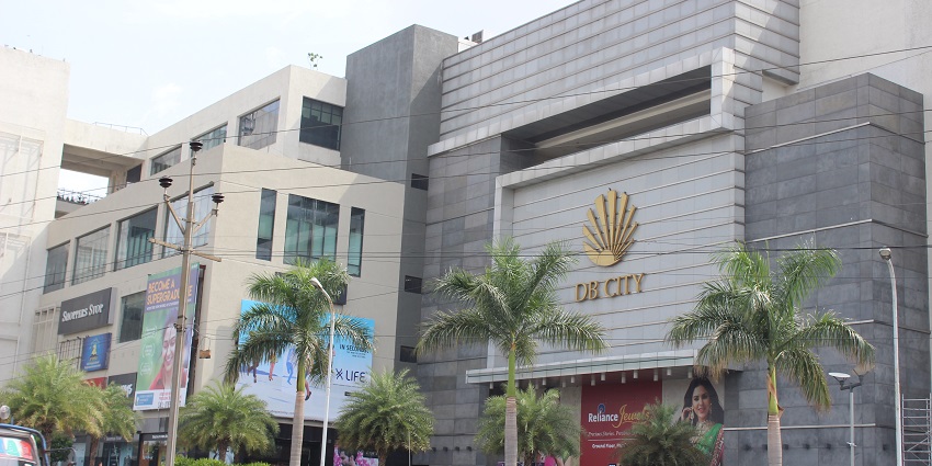 Reliance Mall, is the best shopping mall in Jodhpur and offers diverse stores and dining options.