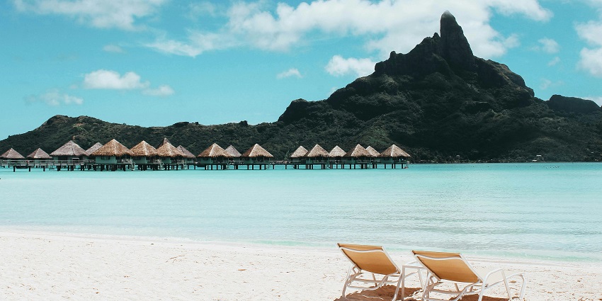 Stay in gorgeous resorts during your trip to Cham Island to enhance the trip.