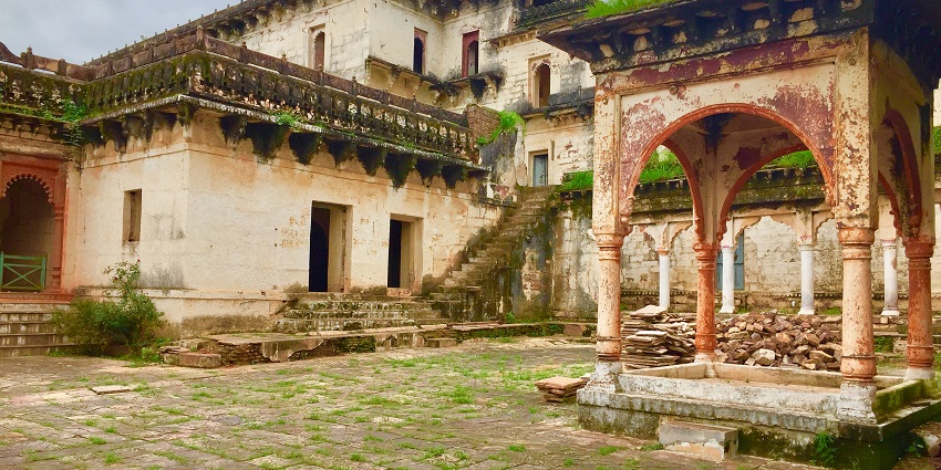 An image of Rewa Fort with panoramic views of the surrounding landscape