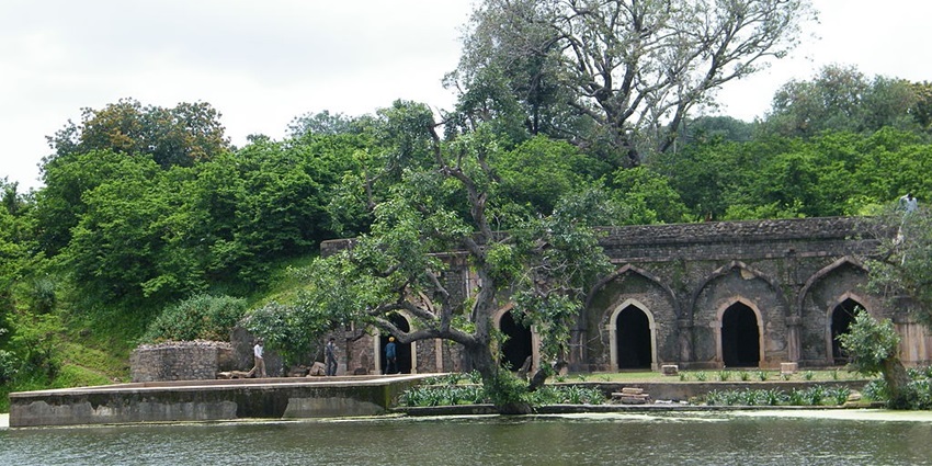 An image showing the scenic view of Rewa Kund in Mandu, and one of the best places to visit in Mandu.