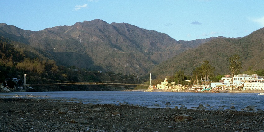 Rishikesh offers adventure sports like river rafting and trekking that will fill your body with adrenaline.