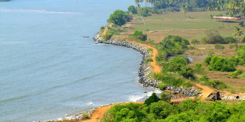 Kali River flows through the Western Ghats and is perfect for river rafting enthusiasts.