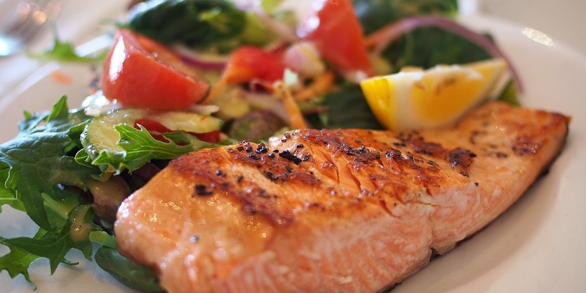 Rockwater—the restaurant and bar—is among the best places for nightlife in Goa for couples.