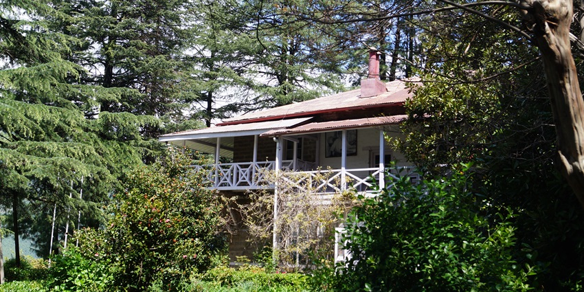 Roerich Art Gallery, one of the must-visit art galleries in Manali showcasing Himalayan art.