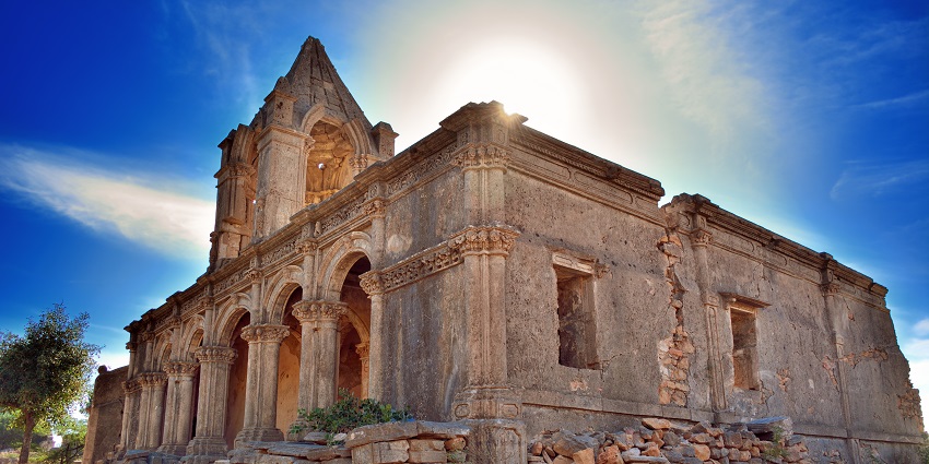 A glimpse of an abandoned jail at Roha standing elegantly against a serene backdrop.