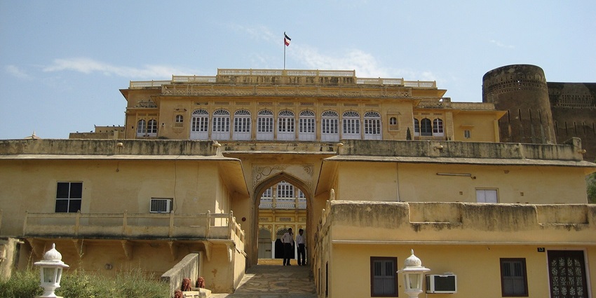 Explore the majestic Roopangarh Fort, a stunning glimpse into Rajasthan’s rich history