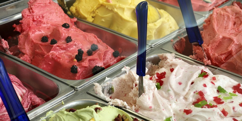 snap shot of the Assorted Ice Creams in the box with varieties of flavour