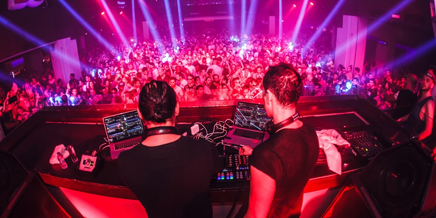 Route 66 is a prominent club in Bangkok where singles can enjoy some sensational music