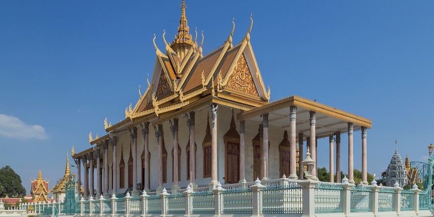 Visiting the royal palace is one of the best things to do on valentines day in Cambodia.