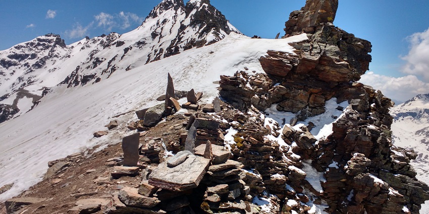 Rupin Pass is one of the places to visit around Kufri that offers scenic views.