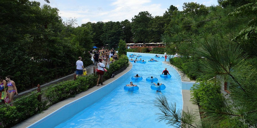 The Lazy river at Baroda water parks.