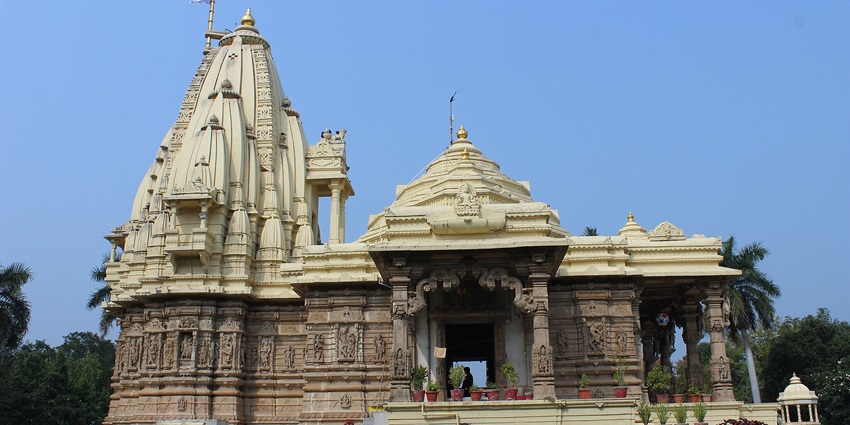 Side angle view of Shiva temple in Gujarat.