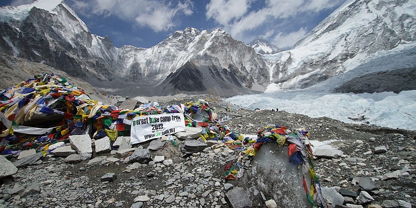 With the majestic views of the Everest Peak, this place is perfect for adventurers.