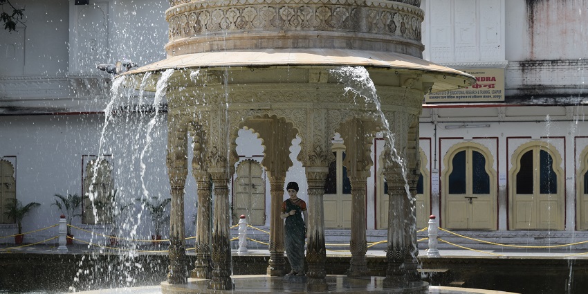 Saheliyon Ki Bari with serene water features, one of the charming Udaipur picnic places