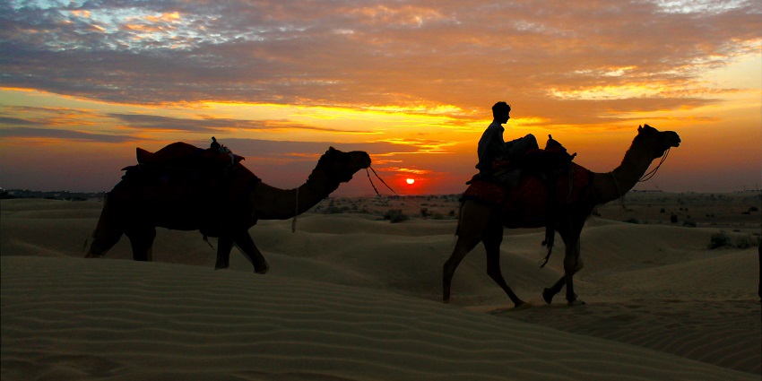 The picturesque Sam Sand Dunes, a best place near The Thar Heritage Museum in Jaisalmer.