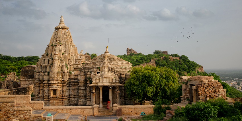 The Samadhishvara temple located atop a hill offering pleasant views of the city