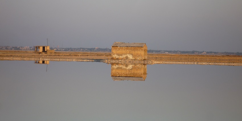A picture of a lake in Rajasthan, which is one of the best places to visit near Salasar Balaji Temple