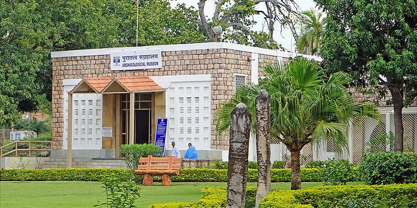 Housing valuable artefacts and relics, this is among the best places to visit in Sanchi.