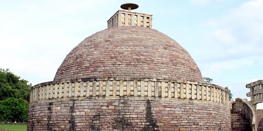 A view of the great Sanchi Stupa in Sanchi - one of the best places to visit near Madhya Pradesh