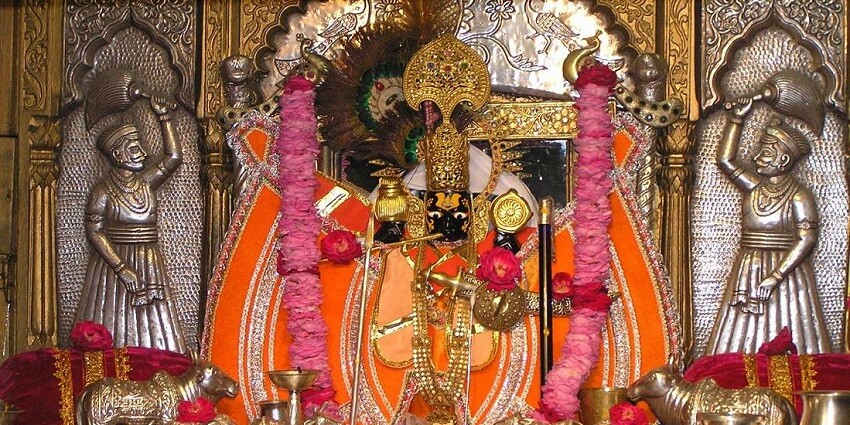 The Sanwariya Seth idol of Lord Krishna provides a serene spiritual retreat to all.