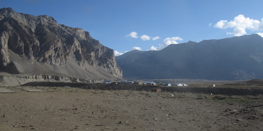 A scenic view of Sarchu, a mesmerising attraction to explore in Spiti Valley in May.
