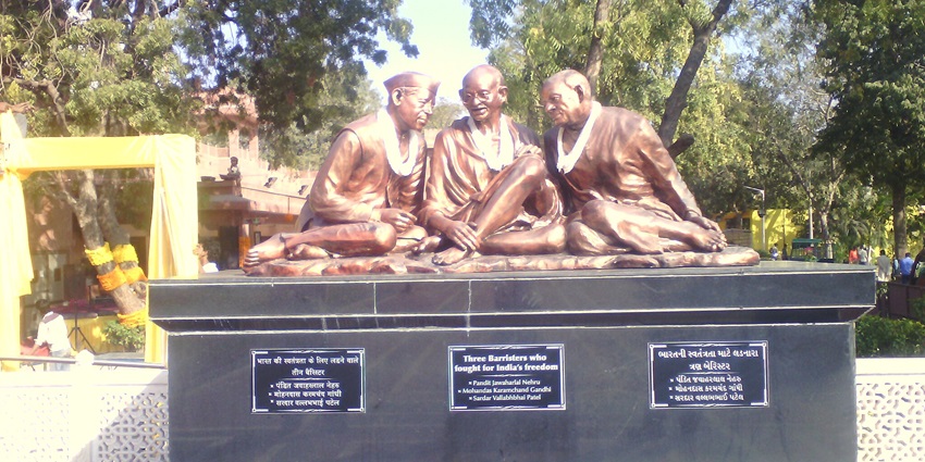 The statues outside the Sardar patel memorial, one of the best places to visit