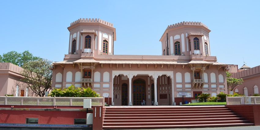 Exterior view of the Sardar Patel Museum, one of the must-visit places near Surat for a weekend