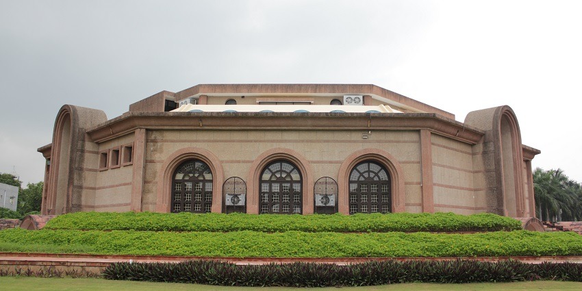 Alt text: Exterior view of Sardar Patel Museum in Karamsad - places near Vadodara for weekend