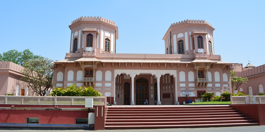 Exterior of Sardar Patel Museum, featuring a grand building with historical exhibits.
