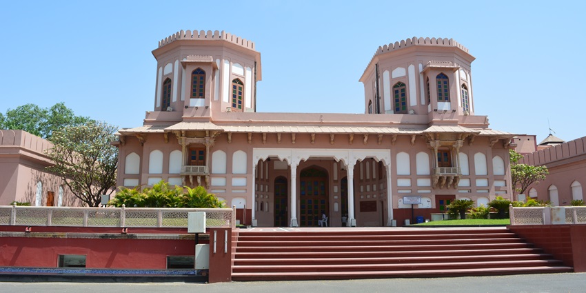 Sardar Patel Museum is one of the best places to visit around Sidi Saiyyed Mosque.