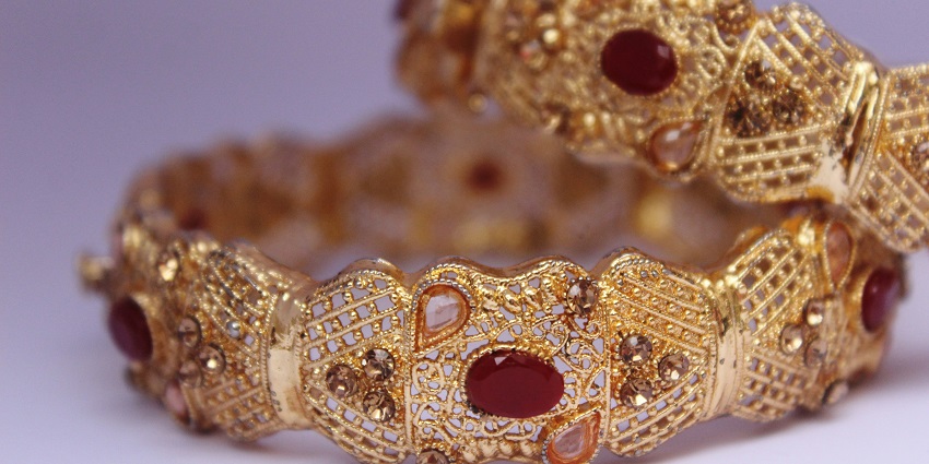 Have a unique experience at this place while enjoying wedding shopping in Ahmedabad.