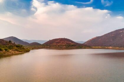 A scenic view of Sariska Reserve, known as one of the best places to visit in Sariska.