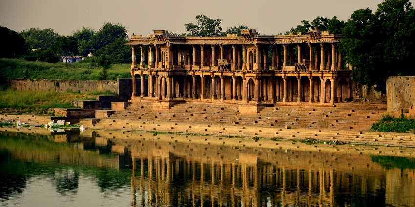 Sarkhej Roza is one of the protected monuments of Ahmedabad, near Lothal Museum.